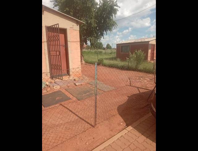 1 BEDROOM HOUSE FOR SALE IN BRAAMFISCHERVILLE
